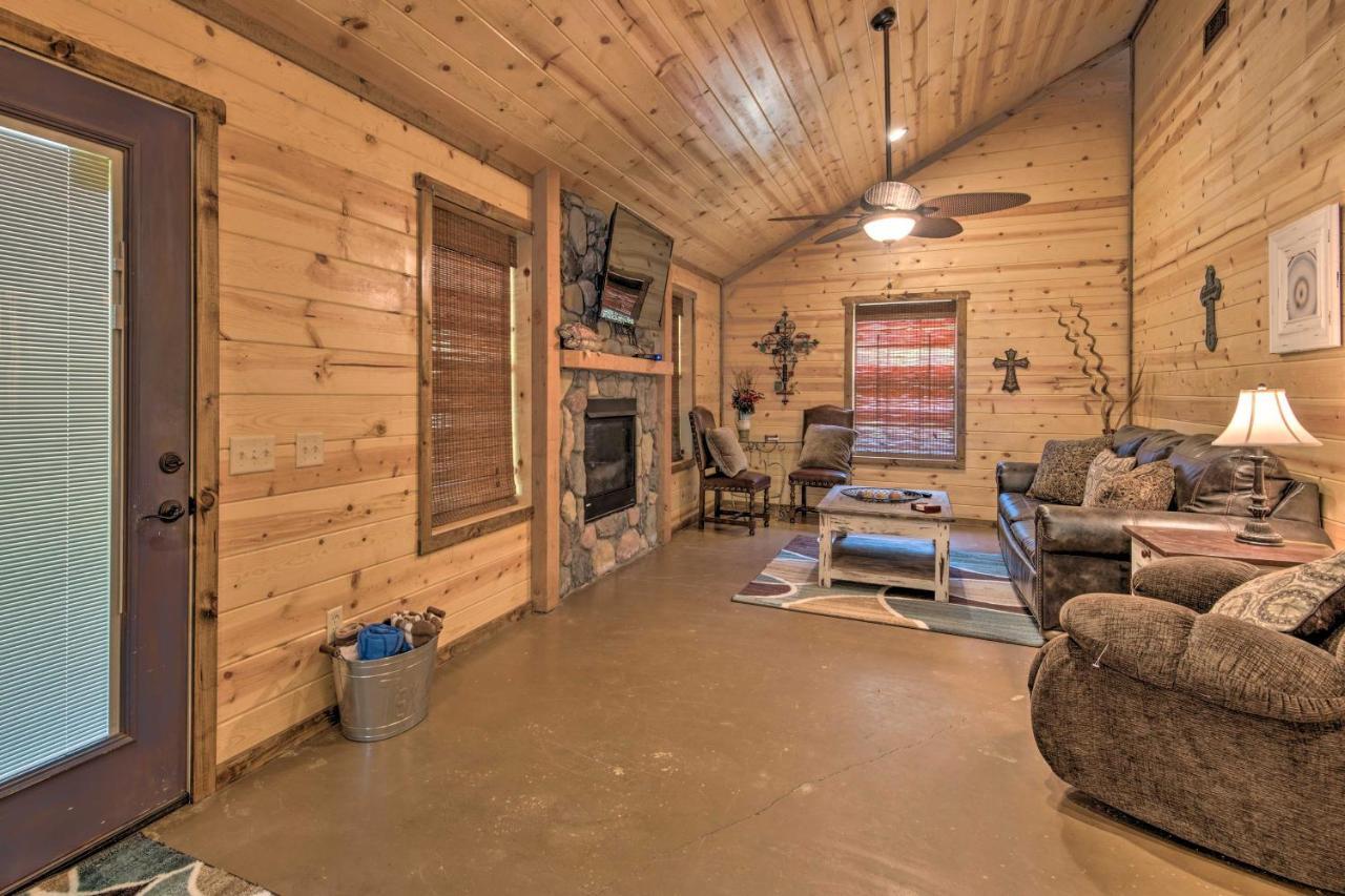 Cabin With Hot Tub - Near Broken Bow Lake And Hiking! المظهر الخارجي الصورة