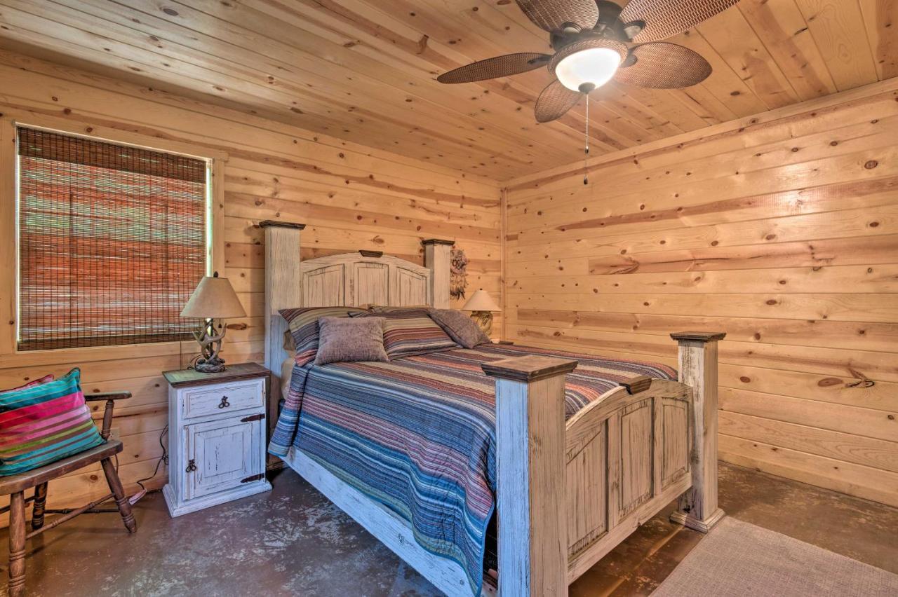 Cabin With Hot Tub - Near Broken Bow Lake And Hiking! المظهر الخارجي الصورة