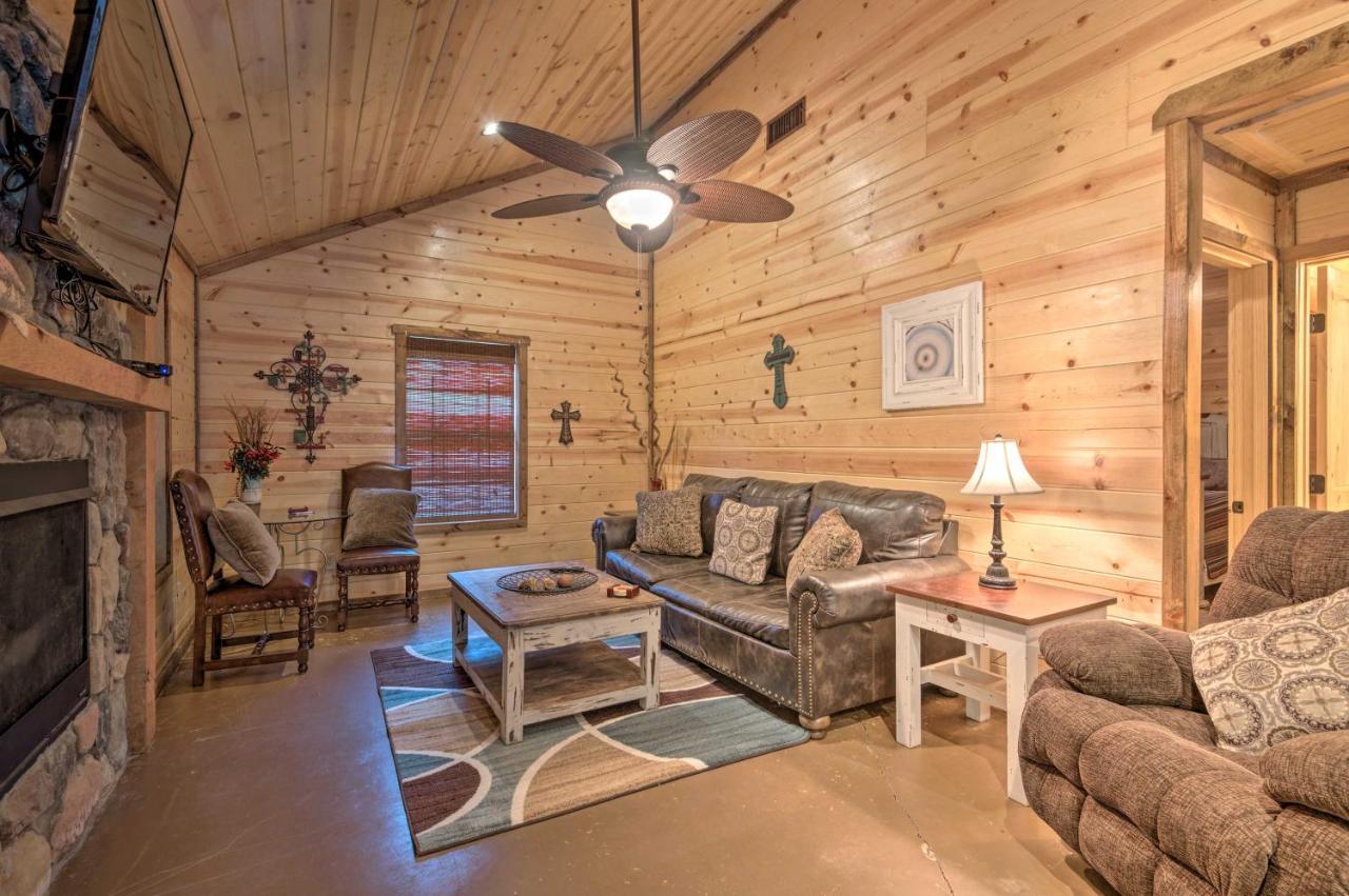 Cabin With Hot Tub - Near Broken Bow Lake And Hiking! المظهر الخارجي الصورة