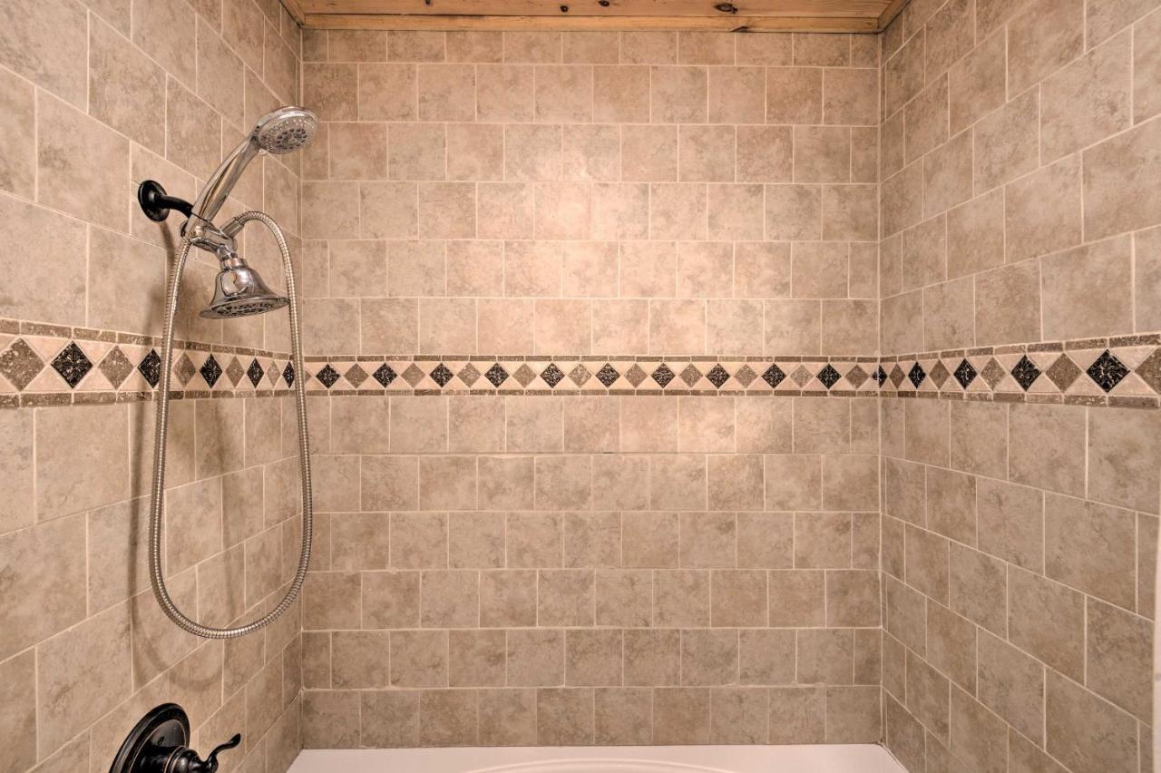 Cabin With Hot Tub - Near Broken Bow Lake And Hiking! المظهر الخارجي الصورة