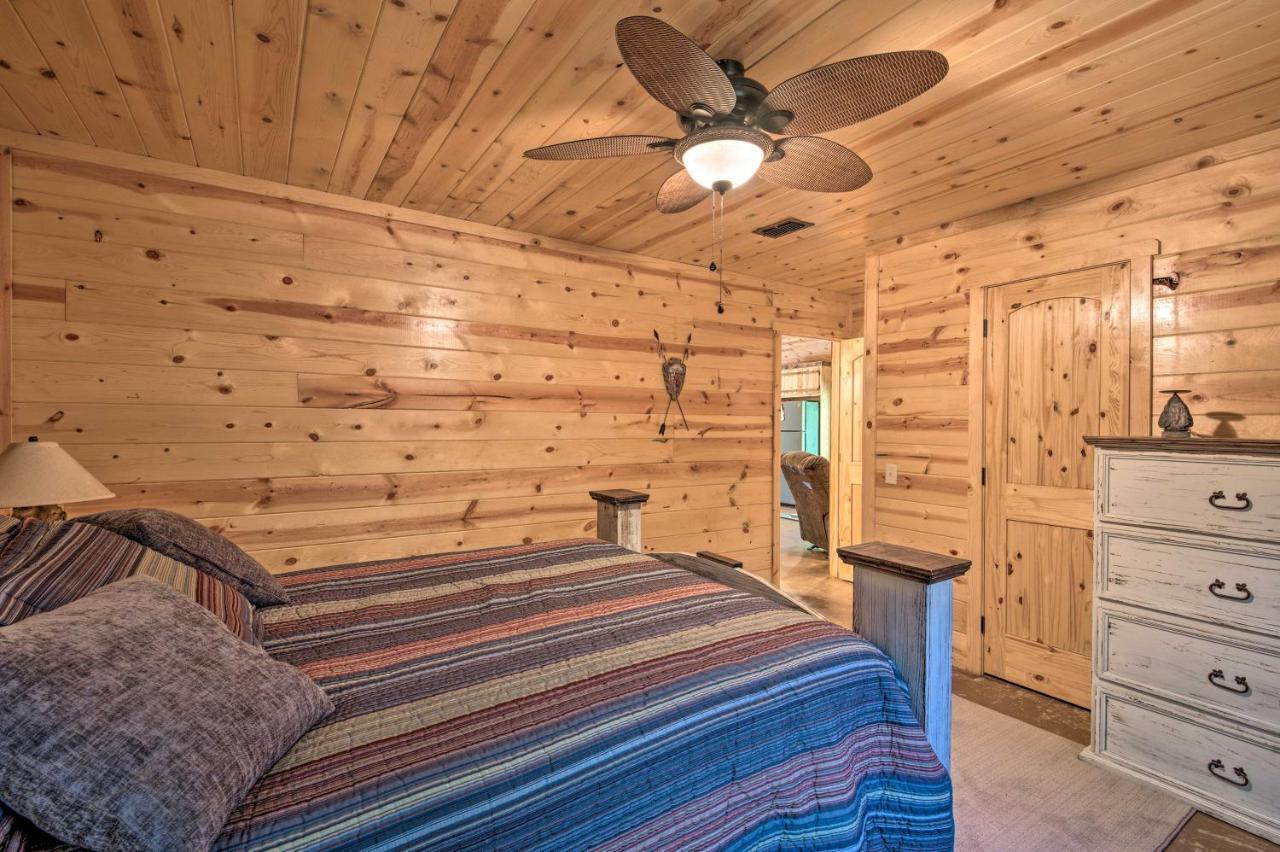 Cabin With Hot Tub - Near Broken Bow Lake And Hiking! المظهر الخارجي الصورة